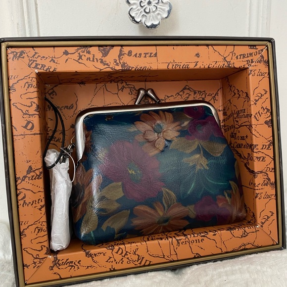 Patricia Nash *Iberia*Wallet *Borse*Keychain &*Rivella* c/b Set. NWT - Picture 3 of 13